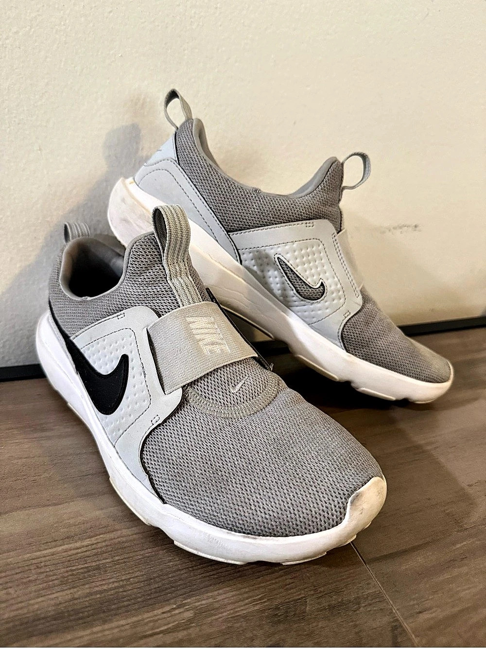 Nike Renew Lucent Sneakers Gray & White US 8